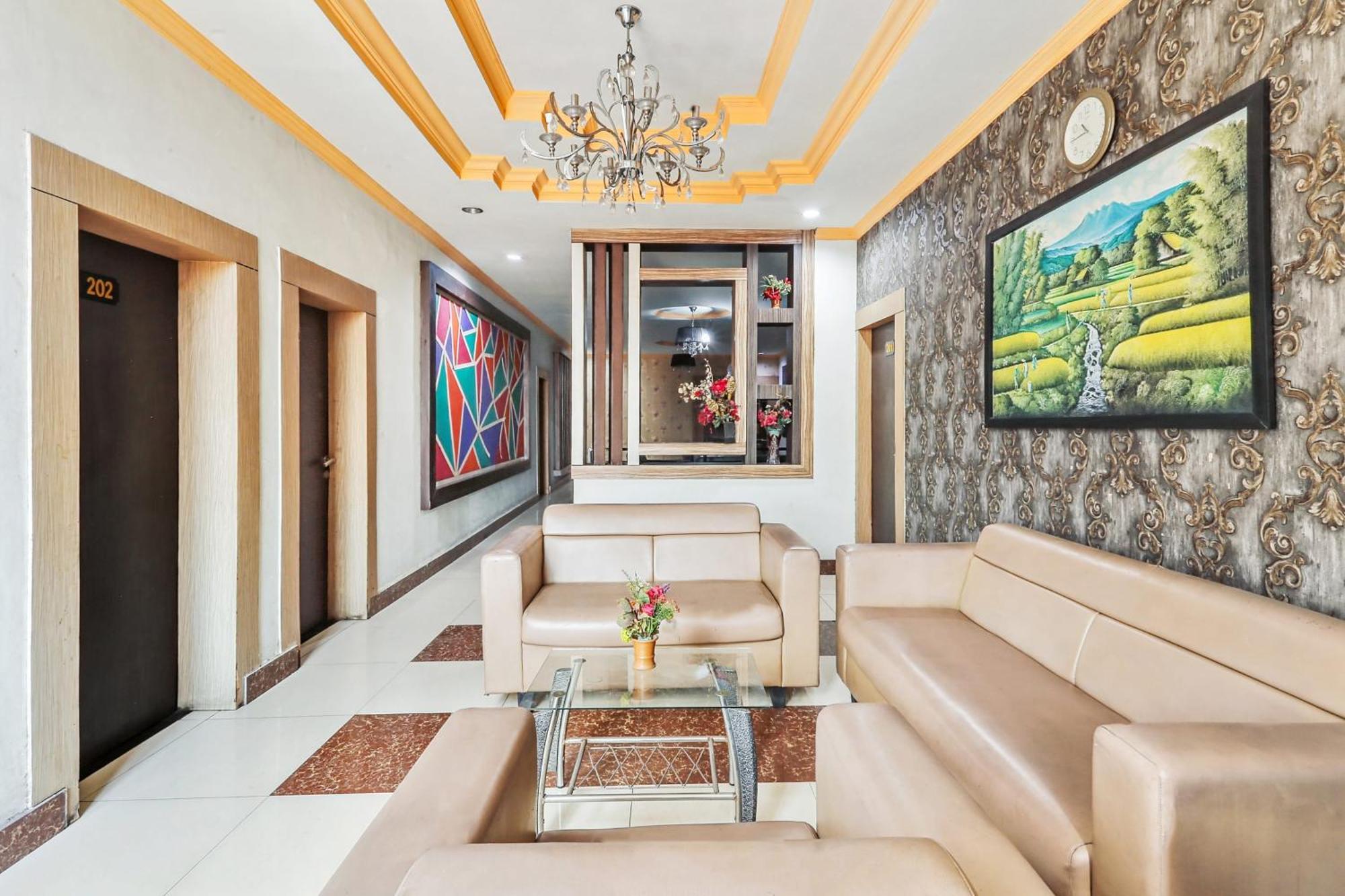 Collection O 93163 Hotel Grand Kartika Pare-Pare ภายนอก รูปภาพ