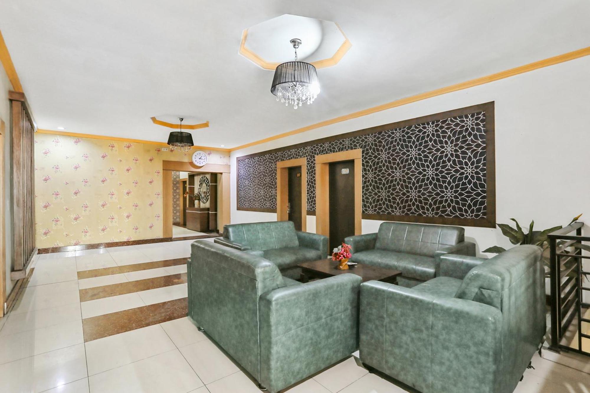 Collection O 93163 Hotel Grand Kartika Pare-Pare ภายนอก รูปภาพ